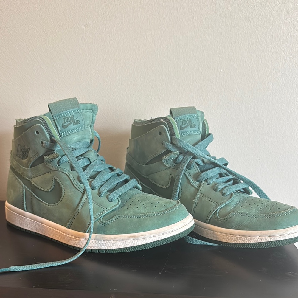 Wmns size 7 Air Jordan 1 High Zoom Comfort 'Neptune Green' / light emerald green